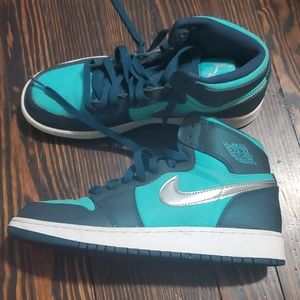 Nike Jordan Youth7.5 woman's 8